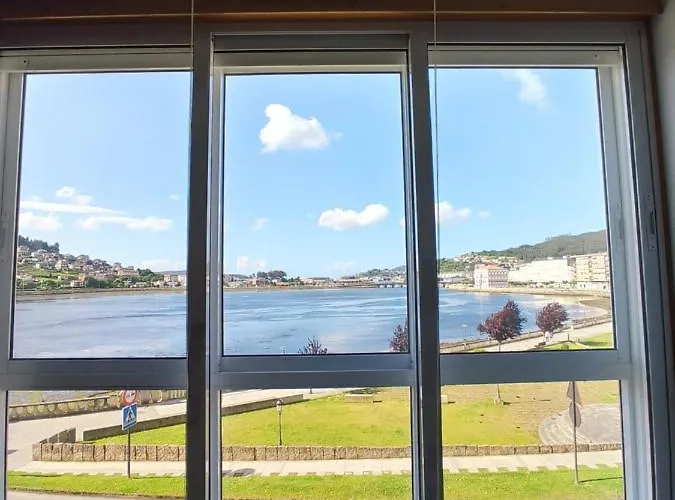 Ria De Viveiro Апартаменты *